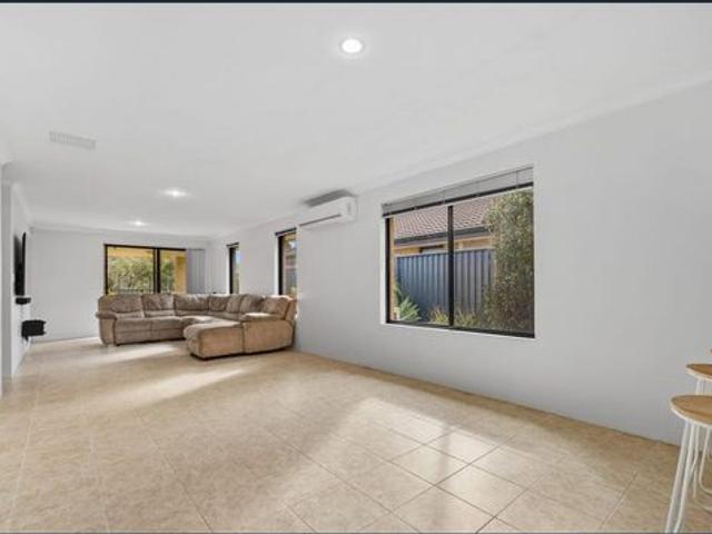 Spacious Family Home Backing Onto Peaceful Reserve