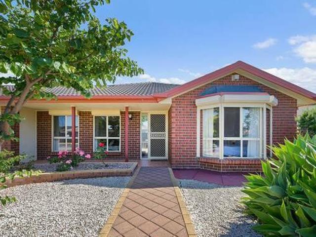Spacious Family Home Close to the Coast
