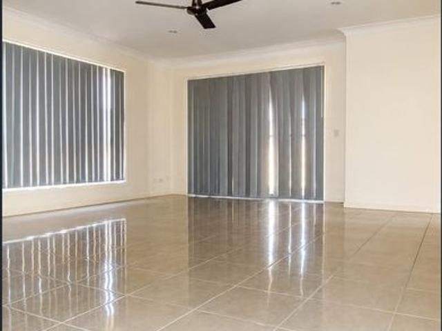 SPACIOUS FAMILY HOME CLOSE TO THE BEACH