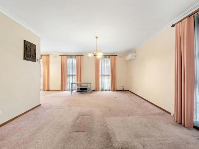 Spacious Family Home Close to CBD & Schools