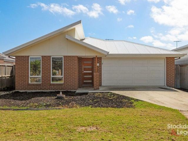 Spacious Family Home close to Parkland