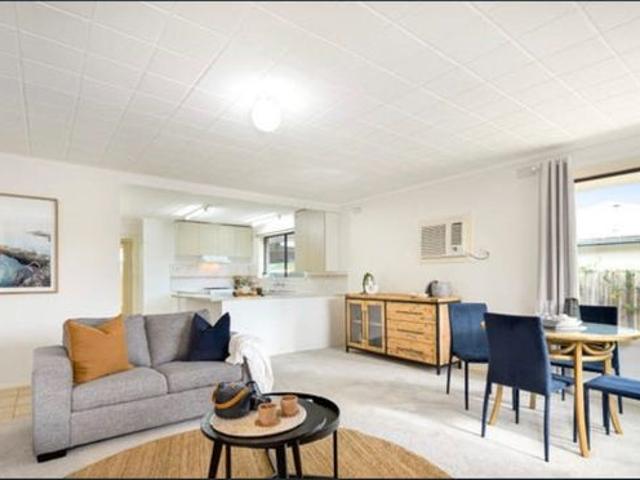 Spacious Family Home Close to Schools, Shops & Transport
