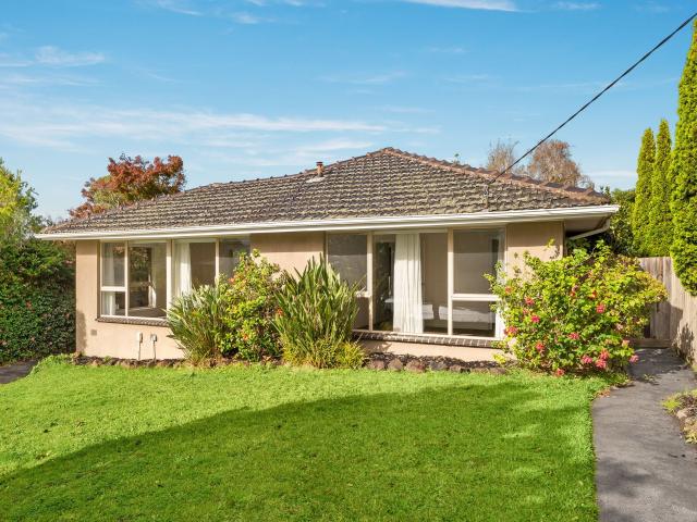 Spacious Family Home East Doncaster Secondary College Zoned!
