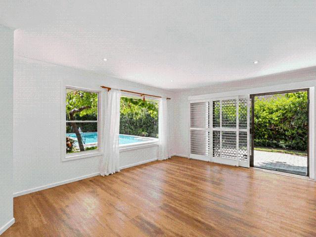 Spacious Family Home for Rent – Broadbeach Waters Call: 0405 754 628