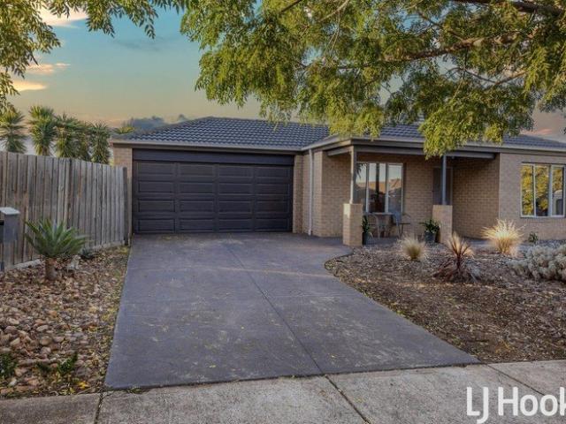 Spacious Family Home for Rent in a Prime Maddingley Location