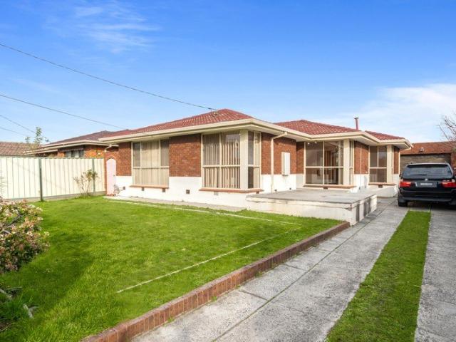 Spacious Family Home Great Location!