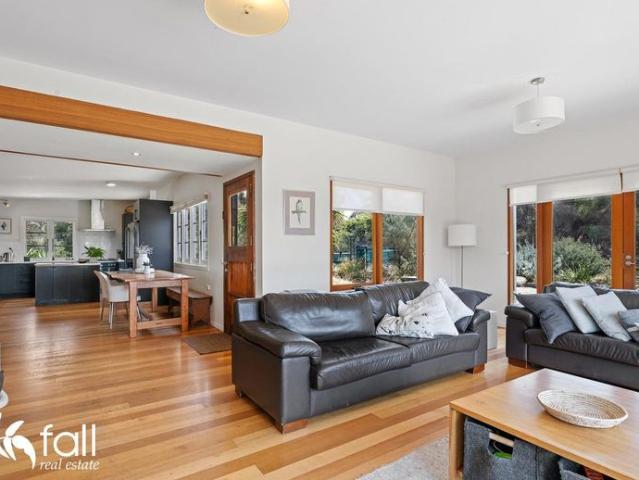 Spacious Family Home, Idyllic & Private Location