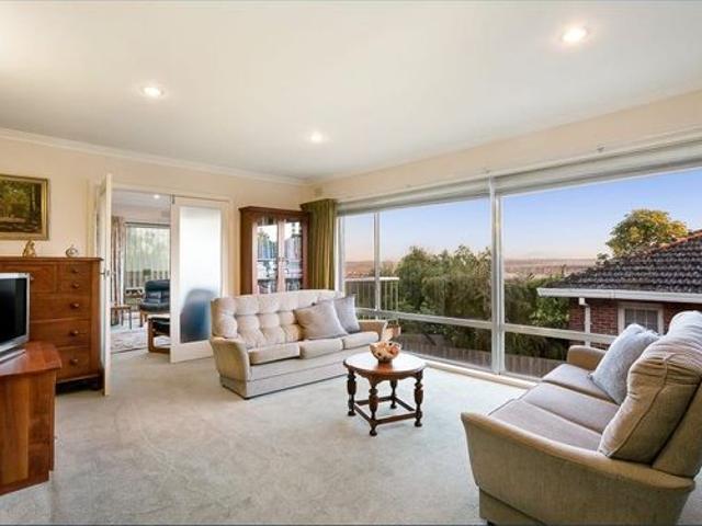 Spacious Family Home in Templestowe Lower Non furnished