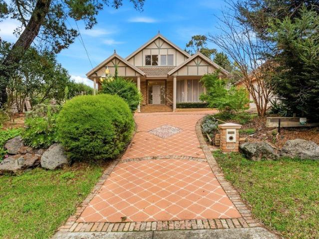 Spacious Family Home in the East Doncaster Secondary College Zone