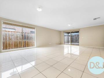 Spacious Family Home in the Heart of Clyde North