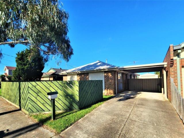 Spacious Family Home in the Heart of Altona Meadows