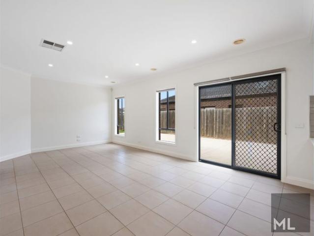 Spacious Family Home in the Heart of Arnolds Creek Estate