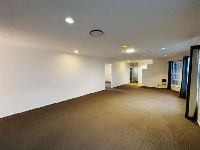 Spacious Family Home in the Heart of Ascot!