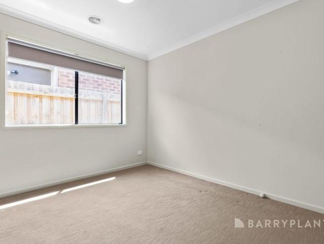Spacious Family Home in the Heart of Officer