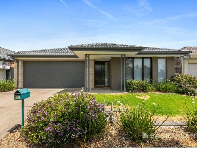 Spacious Family Home in the Heart of Officer