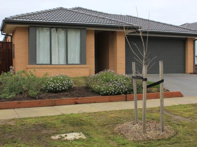 Spacious Family Home in the Heart of Laurimar