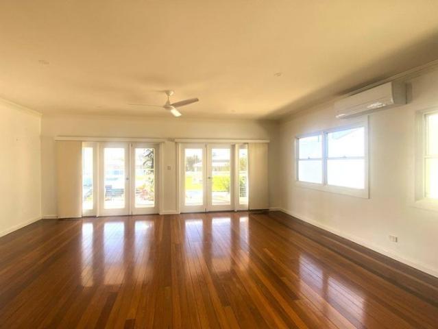 Spacious Family Home in the Heart of Maclean