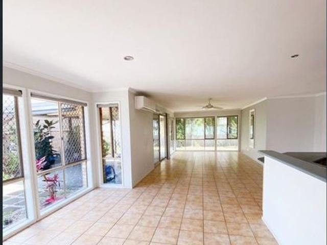 Spacious Family Home in the Heart of North Lakes