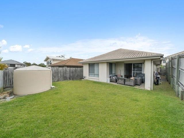 Spacious Family Home in the Heart of North Lakes