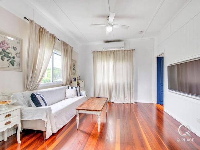 Spacious Family Home in the Heart of Wynnum West – Comfort, Convenience & Lifestyle