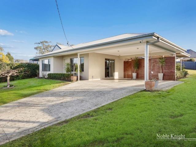 Spacious Family Home in the Heart of Yarra Glen