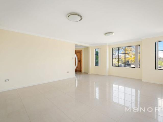 Spacious Family Home in the Matthew Pearce Public School Catchment