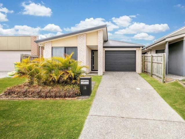 Spacious Family Home in the Sought After Woodlands Estate