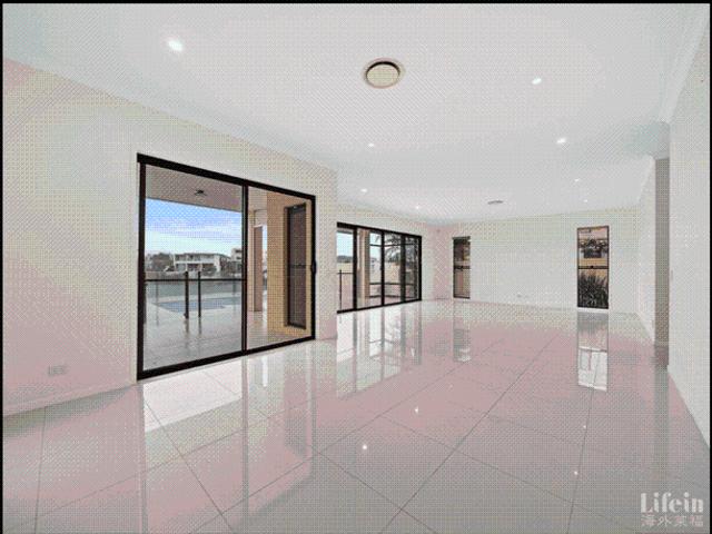 Spacious Family Home in the Prestigious Sanctuary Cove Community