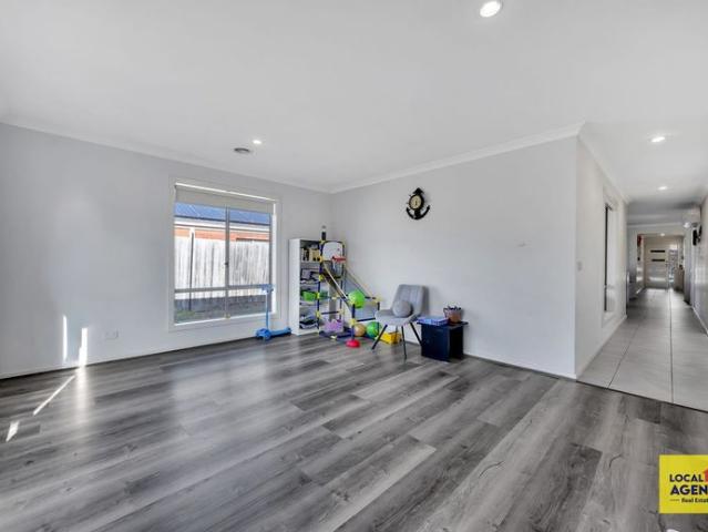 Spacious Family Home in a Central Location! $480 PW,Bond $2086
