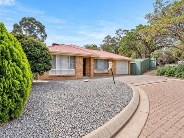 Spacious Family Home in a Convenient Blakeview Location