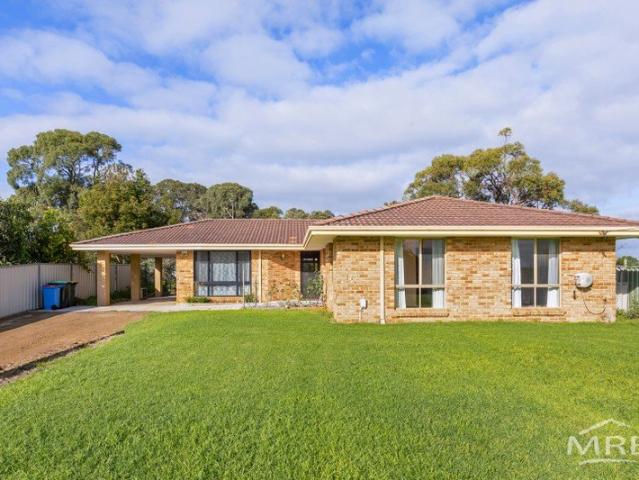 SPACIOUS FAMILY HOME IN A CONVENIENT LOCATION