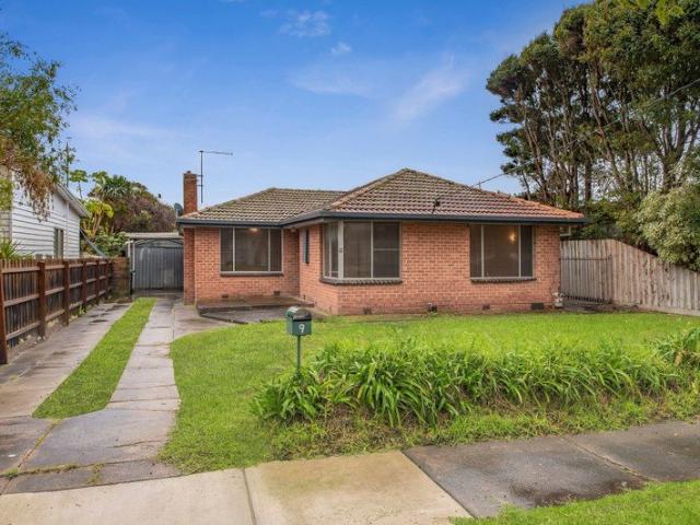Spacious Family Home in a Convenient Mornington Location