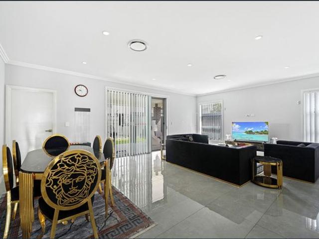 Spacious Family Home in a Desirable Catherine Field Location