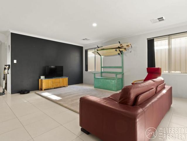 Spacious Family Home in a Fantastic Two Rocks Location