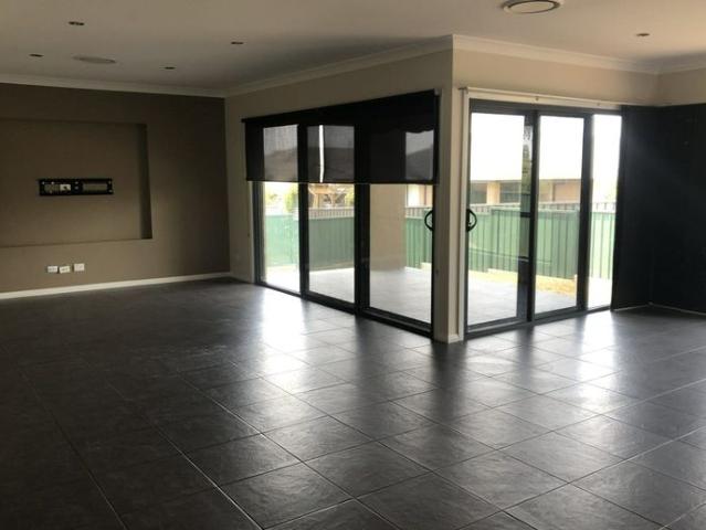 SPACIOUS FAMILY HOME IN A GREAT LOCATION
