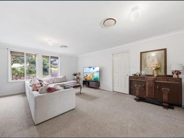 Spacious Family Home in a Great Rutherford Location!
