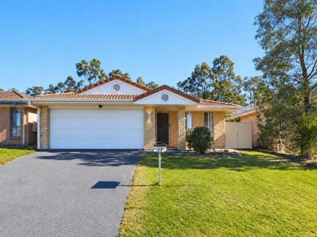 Spacious Family Home in a Highly Convenient Parkwood Location