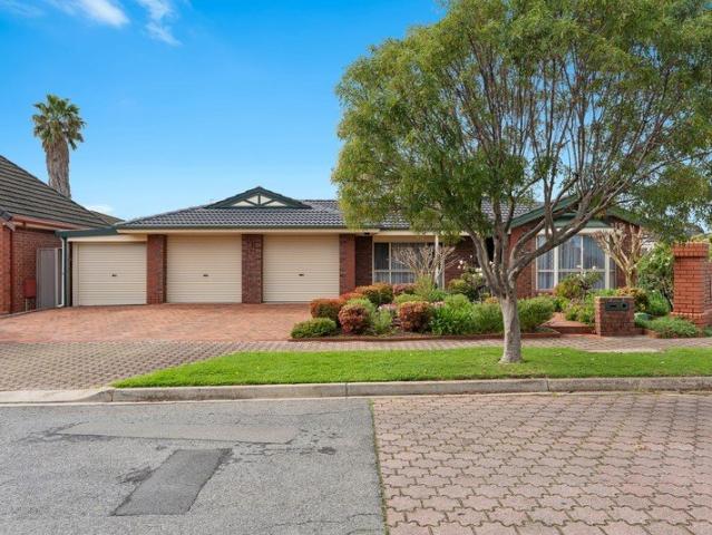 SPACIOUS FAMILY HOME IN A HIGHLY PRIZED LOCATION