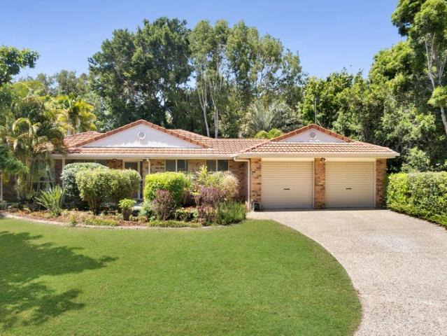 Spacious family home in a leafy Tewantin cul de sac
