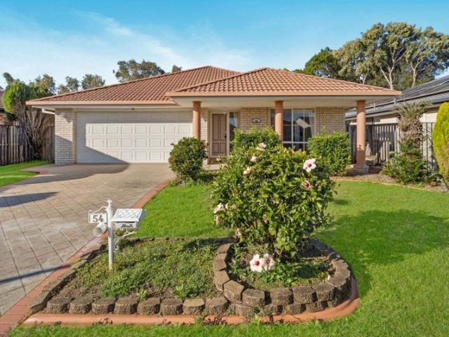 Spacious Family Home in a Peaceful Banora Point Pocket