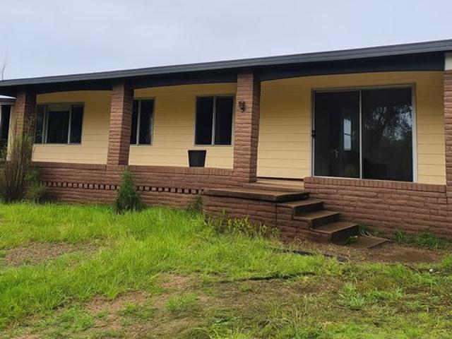 Spacious Family Home in a Peaceful Bringelly Location