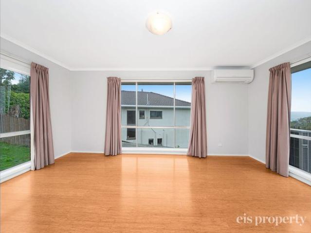 Spacious Family Home In A Peaceful Lenah Valley Setting