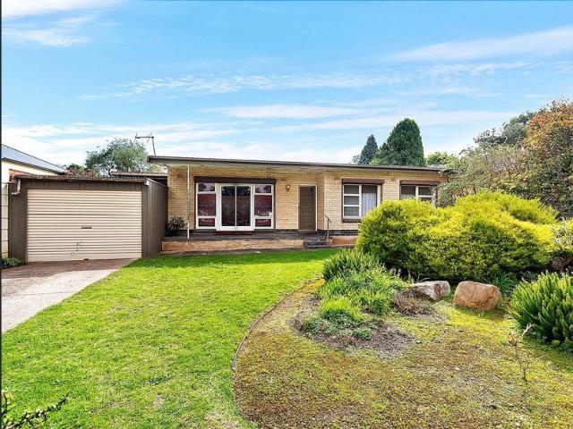 Spacious Family Home in a Peaceful Redwood Park Location