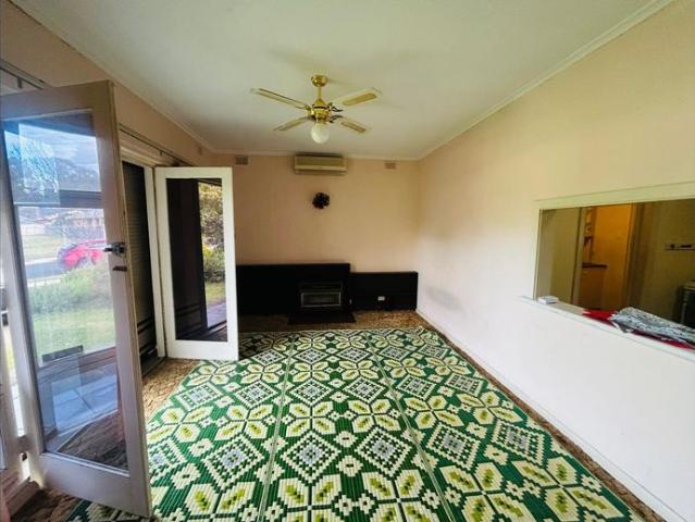 Spacious Family Home in a Peaceful Redwood Park Location
