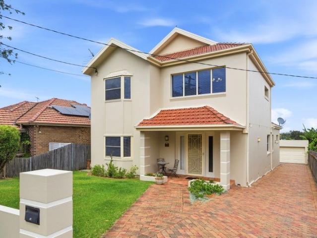 Spacious Family Home In a Peaceful Setting