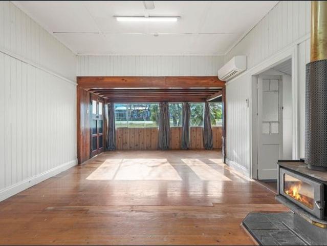Spacious Family Home In a Picturesque Setting