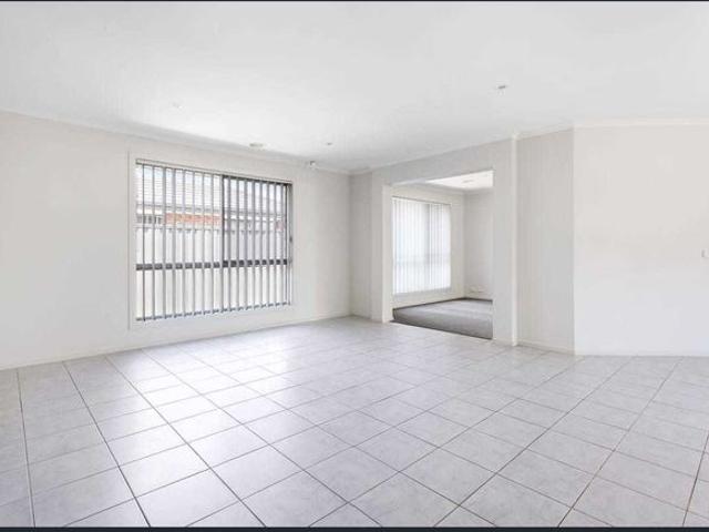 Spacious Family Home in a Popular Pakenham Pocket