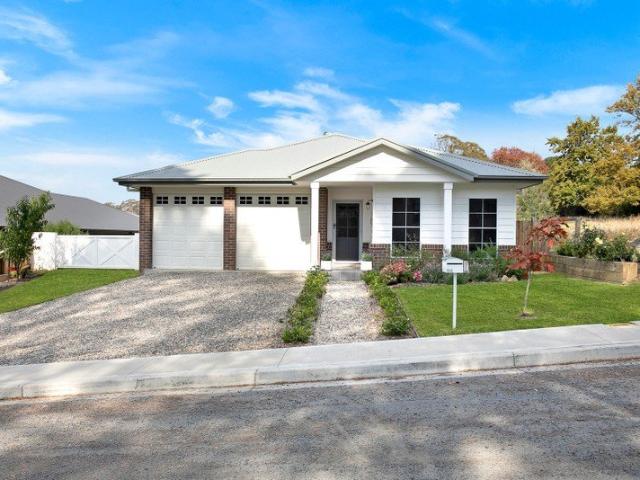 Spacious Family Home in a Premium Moss Vale Location