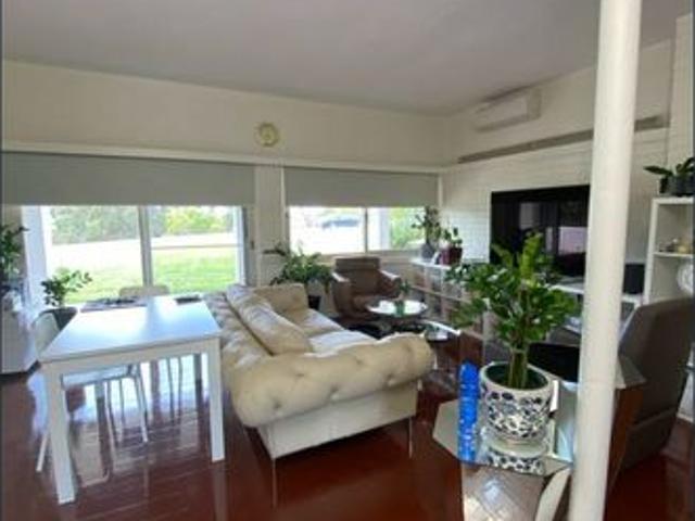 Spacious Family Home in a Prestigious Riverside Location