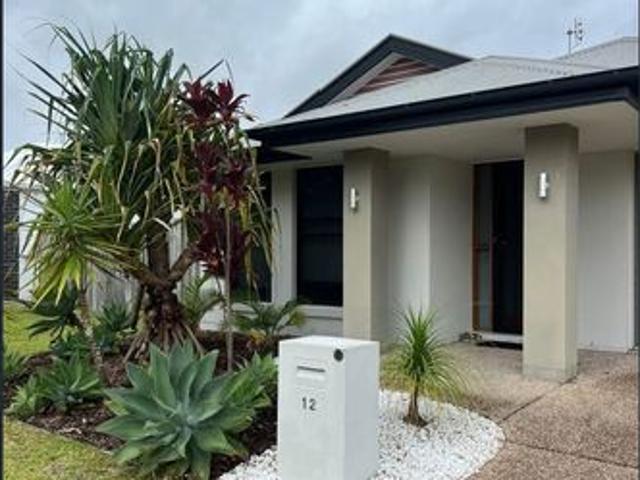 Spacious Family Home in a Prime Mountain Creek Location